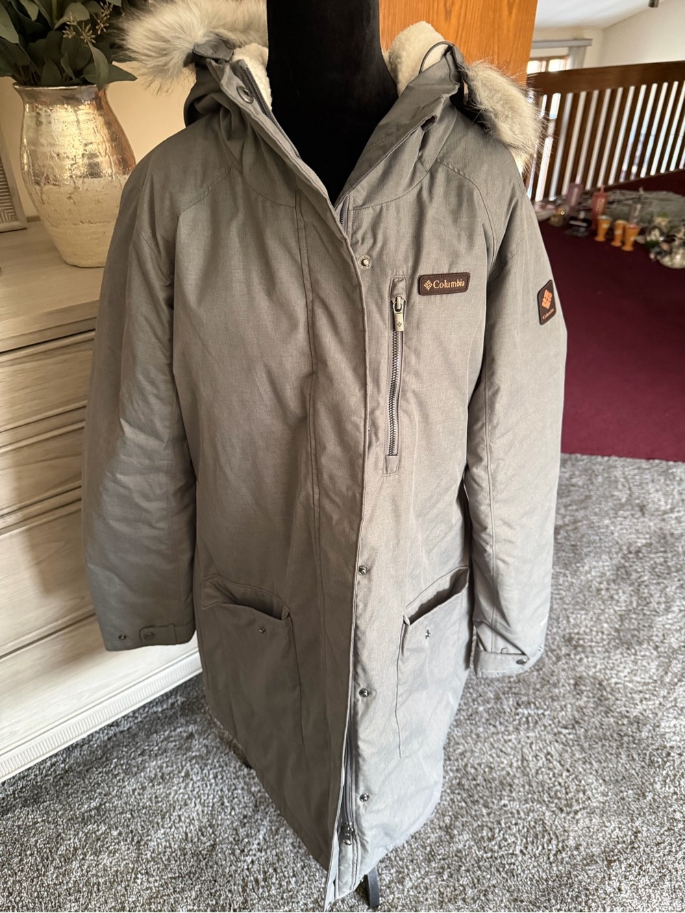 Columbia Light Gray Women's Ski Parka with Faux Fur Trim